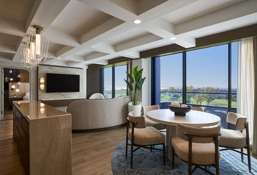 Люкс 3 Спальни, Vea Newport Beach, A Marriott Resort & Spa