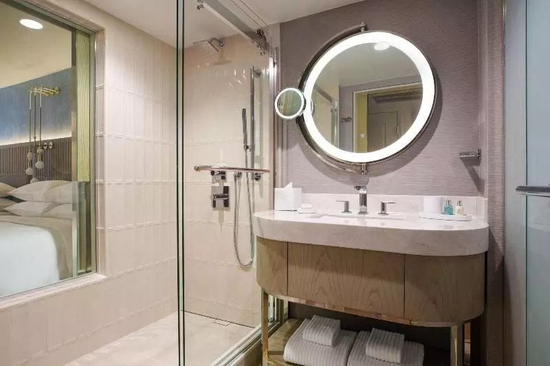 اتاق استاندارد با تخت دو نفره بزرگ, Vea Newport Beach, A Marriott Resort & Spa
