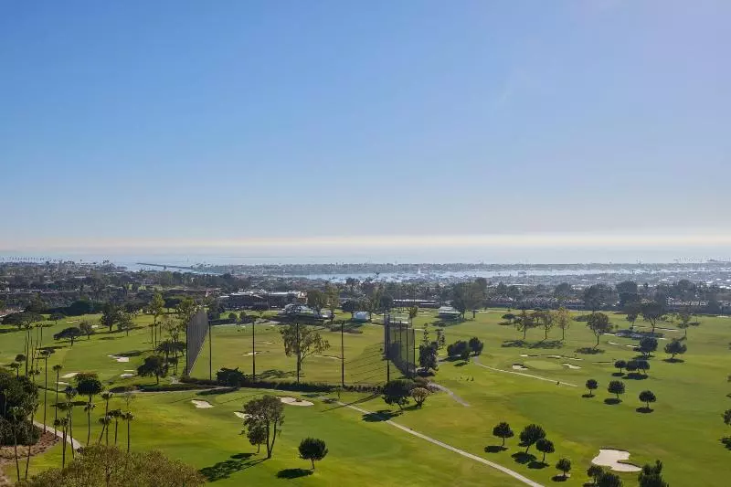 Deluxe Suite Sea View, Vea Newport Beach, A Marriott Resort & Spa