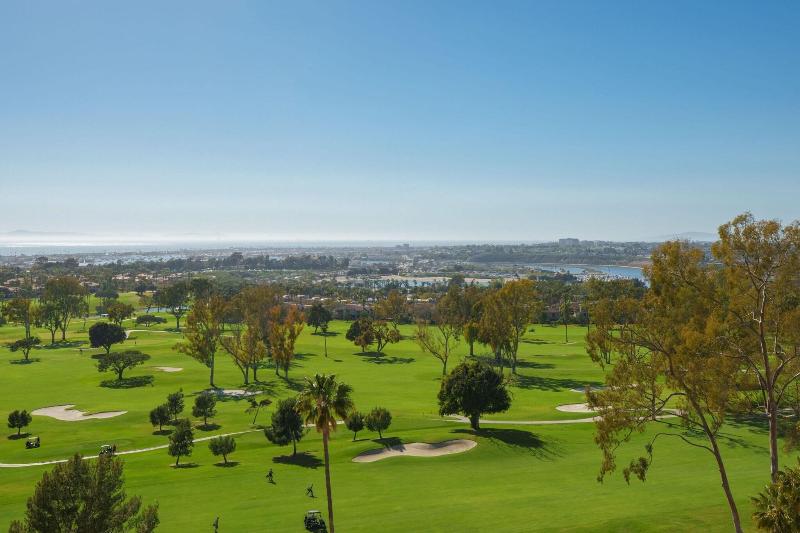 Люкс Кровать Кинг, Vea Newport Beach, A Marriott Resort & Spa