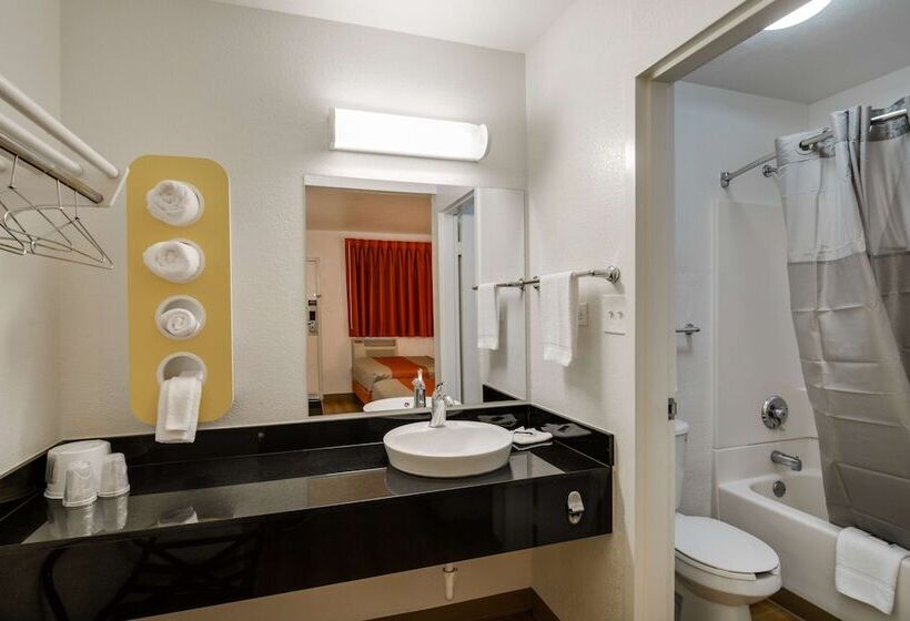 اتاق استاندارد با 2 تخت دوبل, Motel 6 Schiller Park, Il   Chicago O Hare