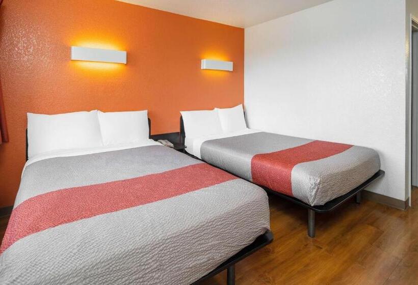 デラックスの4人部屋, Motel 6 Ventura, Ca Beach