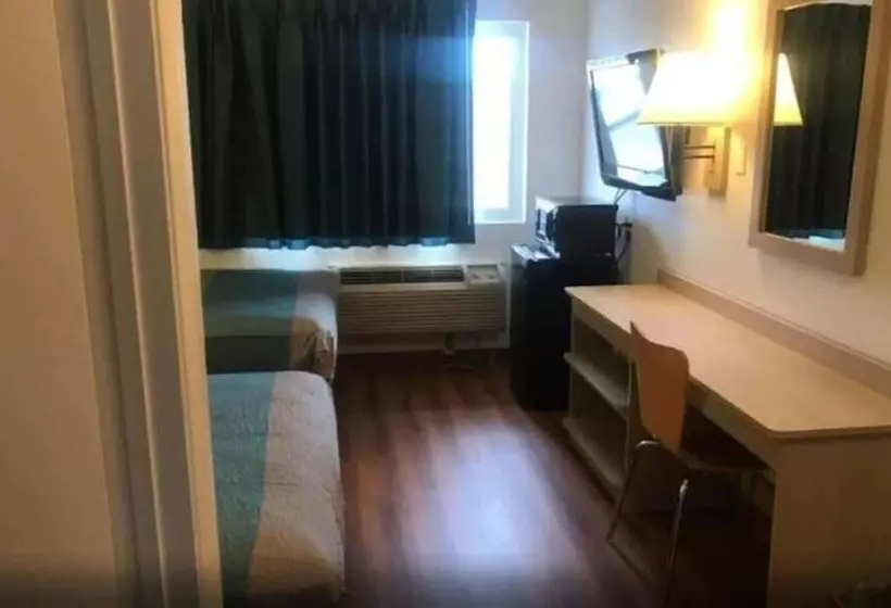 ２ダブルベッドのスタンダードルーム, Motel 6 Spokane, Wa  West