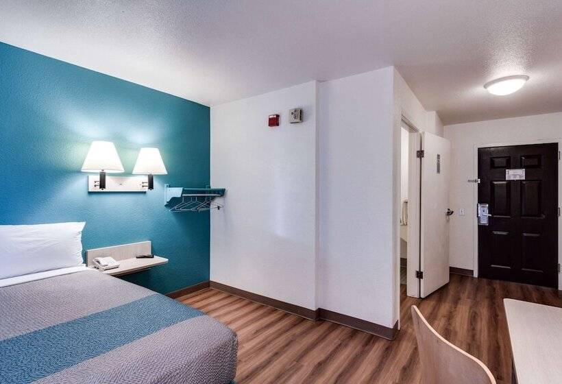带2个双人床的标准工作室, Motel 6 Spokane, Wa  West