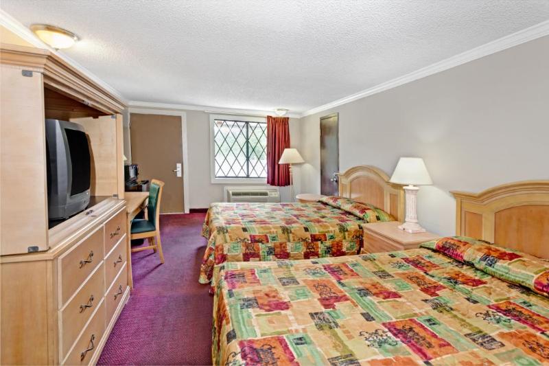 غرفة قياسية, Knights Inn Austell