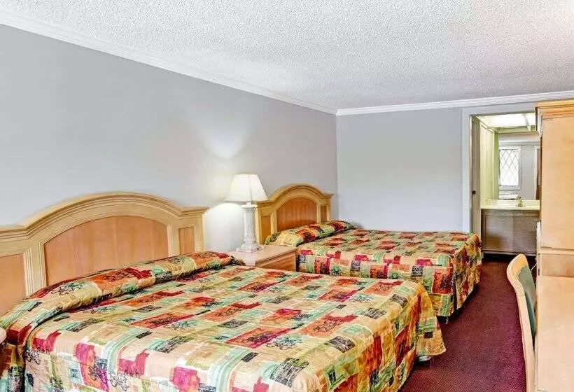 ２ダブルベッドのスタンダードルーム, Knights Inn Austell