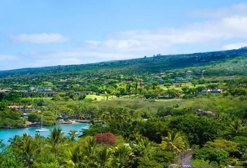 اتاق اساندارد با چشم‌انداز جانبی به دریا, Outrigger Kona Resort And Spa