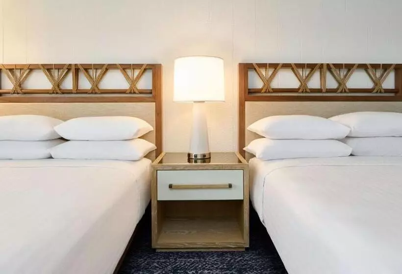 اتاق اساندارد با چشم‌انداز جانبی به دریا, Outrigger Kona Resort And Spa