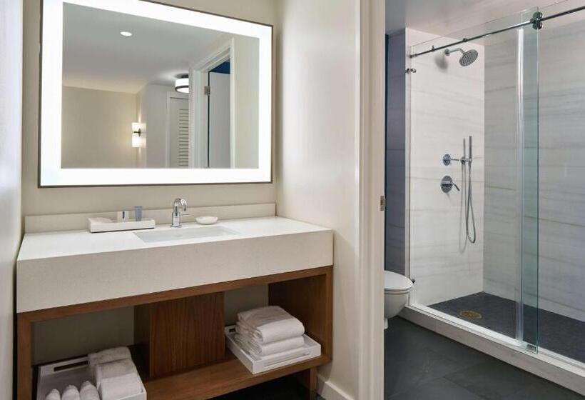 סוויטת קלאב עם נוף לים, Outrigger Kona Resort And Spa