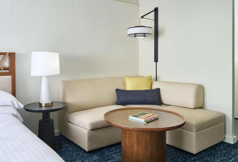 غرفة كلوب سرير كينج, Outrigger Kona Resort And Spa