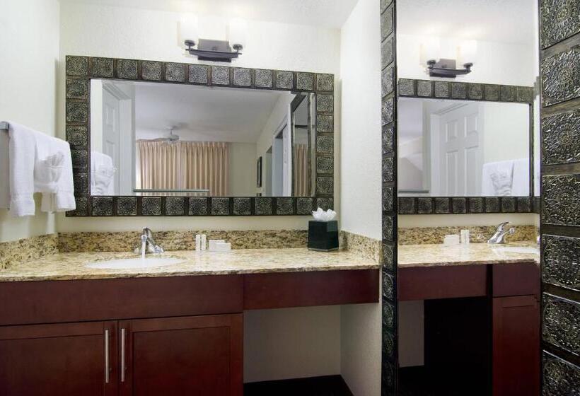 带大床的标准工作室, Residence Inn Santa Fe