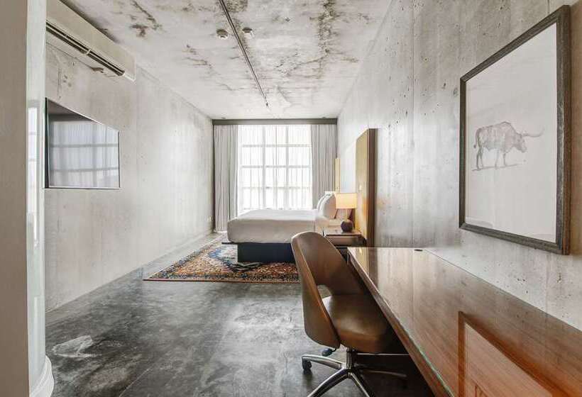 غرفة ديلوكس سرير كينج, The Marquette Hotel, Curio Collection By Hilton