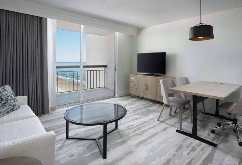 キングサイズベッドのスイートルーム, Embassy Suites By Hilton Myrtle Beach Oceanfront Resort