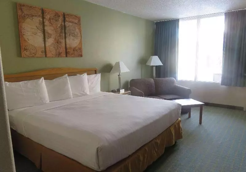 キングサイズベッドのデラックスルーム, Baymont By Wyndham Fargo