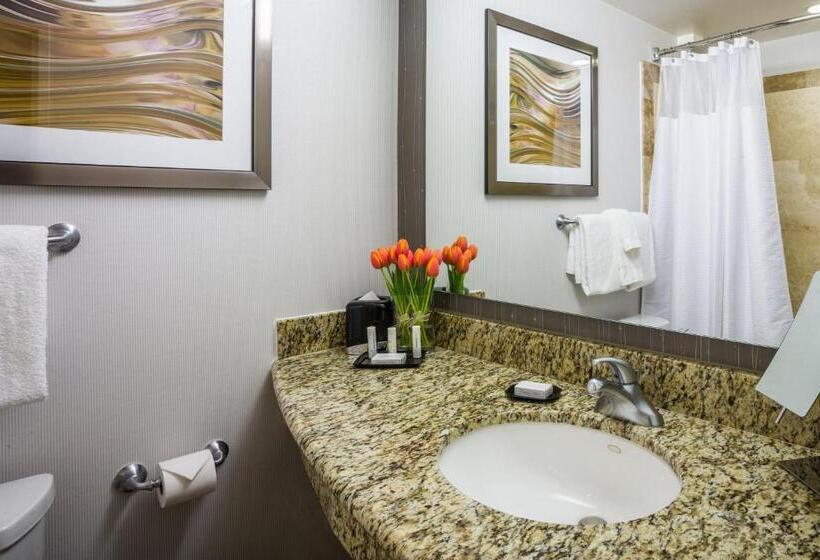 סוויטה, Courtyard Culver City Los Angeles