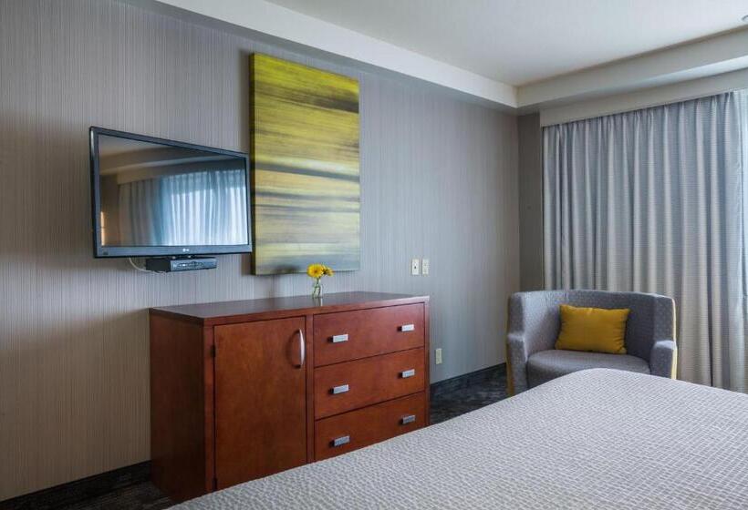 סוויטה, Courtyard Culver City Los Angeles