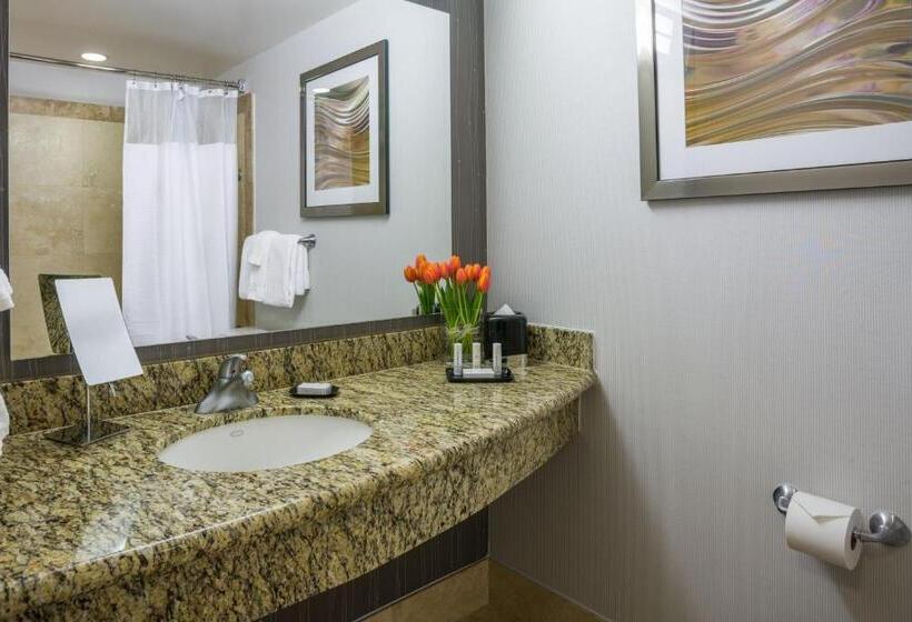 חדר סטנדרט עם מיטת קינג, Courtyard Culver City Los Angeles