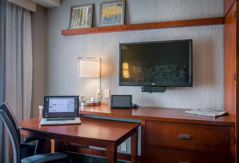 חדר סטנדרט, מיטת קינג, מותאם לאדם עם מוגבלויות, Courtyard Culver City Los Angeles