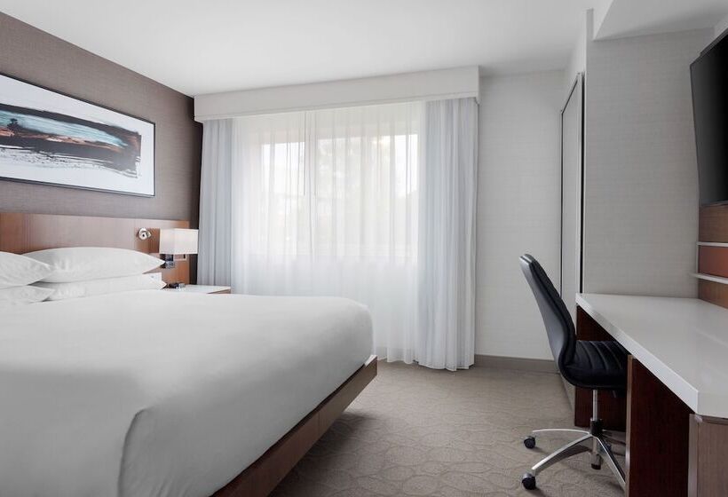 Люкс, Delta Hotels By Marriott Burlington