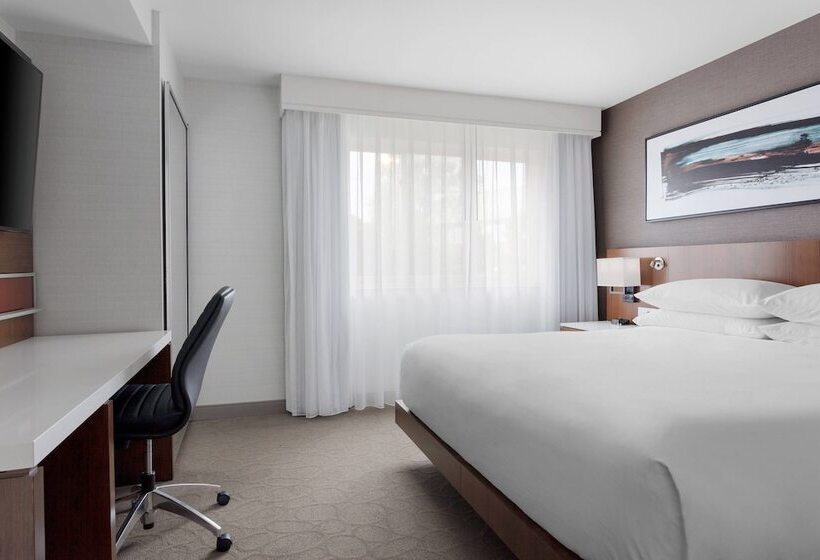 جناح, Delta Hotels By Marriott Burlington