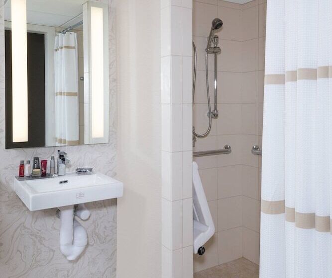 חדר סטנדרט שתי מיטות זוגיות, Durham Marriott City Center