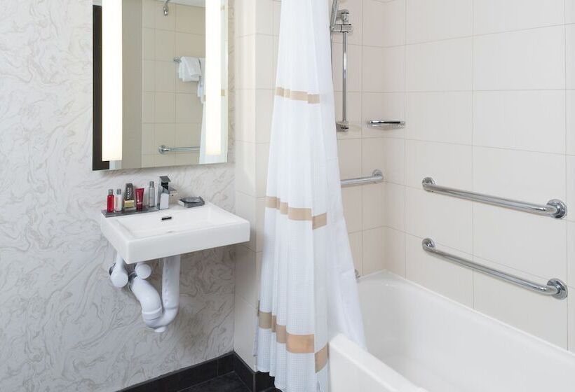 חדר סטנדרט שתי מיטות זוגיות, Durham Marriott City Center