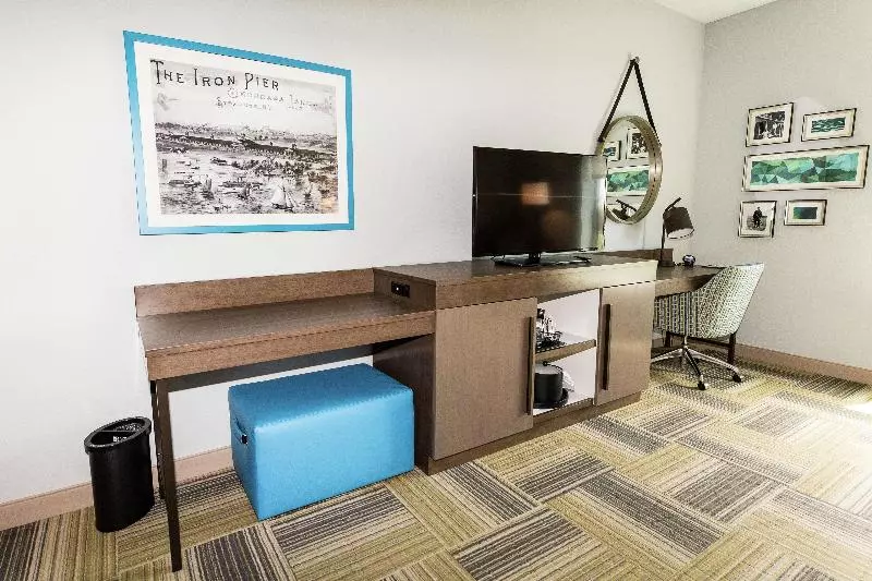 Standard-huone King-vuode, Hampton Inn & Suites Syracuse North Airport Area