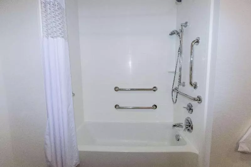 Standard-huone King-vuode, Hampton Inn & Suites Syracuse North Airport Area