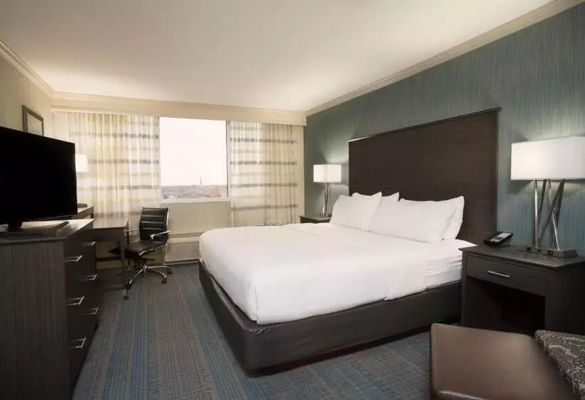 キングサイズベッドのスタンダードルーム, Holiday Inn Columbus Dwtn Capitol Square, An Ihg