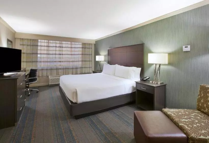 キングサイズベッドのスイートルーム, Holiday Inn Columbus Dwtn Capitol Square, An Ihg