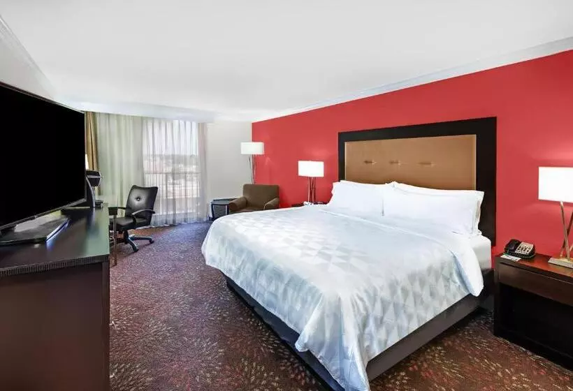 اتاق استاندارد با چشم‌انداز استخر, Holiday Inn Tyler   Conference Center, An Ihg