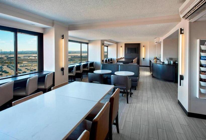 Quarto Estandar Cama King, Newark Liberty International Airport Marriott
