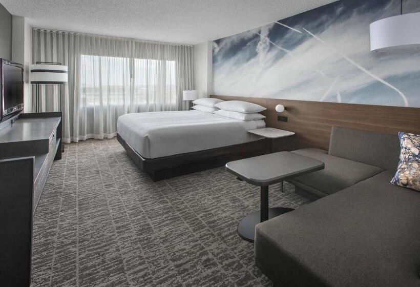 キングサイズベッドのスタンダードルーム, Newark Liberty International Airport Marriott