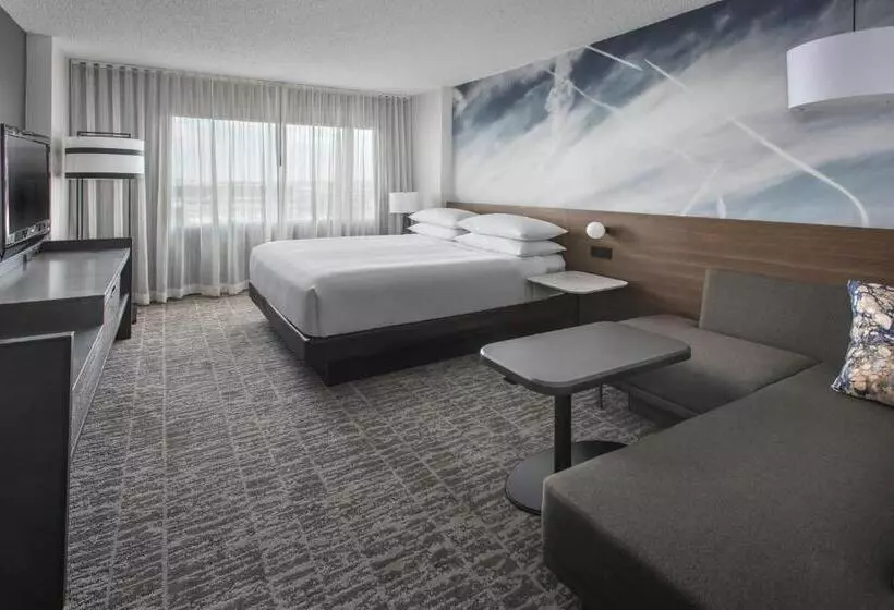 اتاق استاندارد با تخت بزرگ, Newark Liberty International Airport Marriott