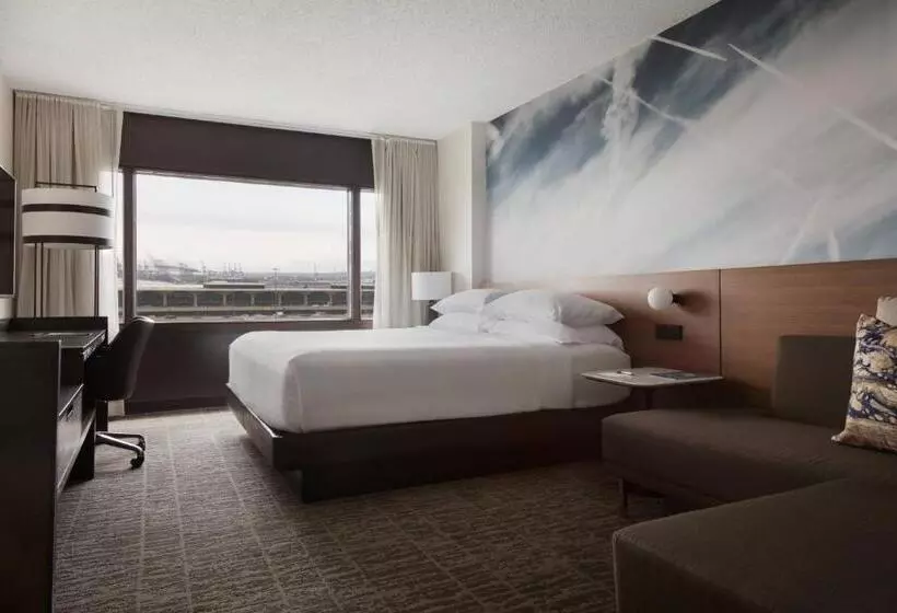 اتاق لوکس با تخت بزرگ, Newark Liberty International Airport Marriott