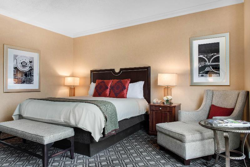 带城市景观的优质房间, Omni Severin