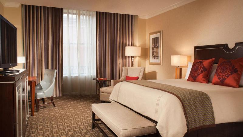 带大床的豪华间, Omni Severin