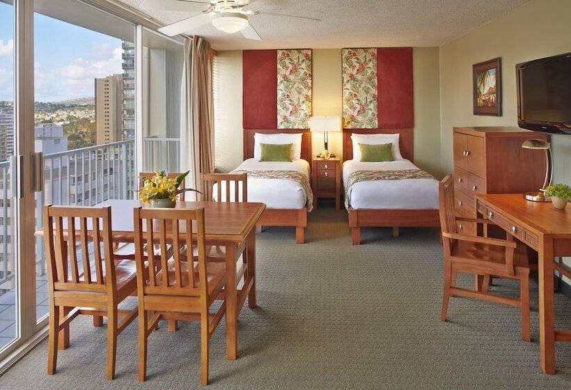 스탠다드 스튜디오, Pacific Monarch