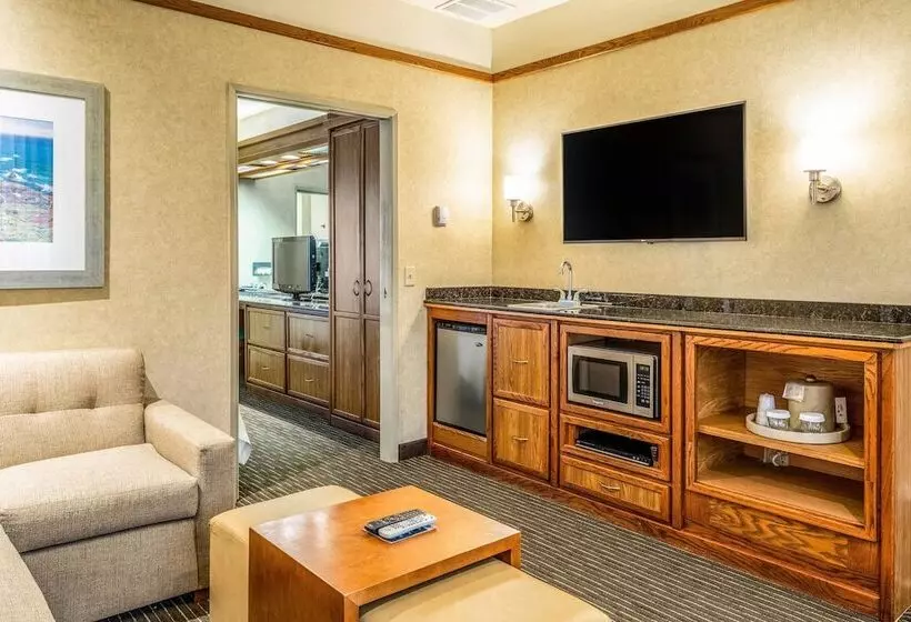 سوییت, Quality Suites Downtown San Luis Obispo