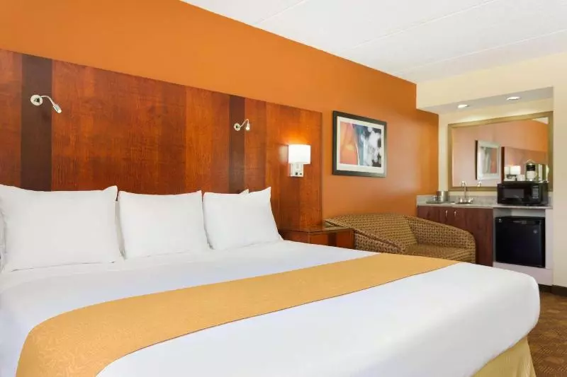Bisneshuone, Radisson Akron Fairlawn Copley
