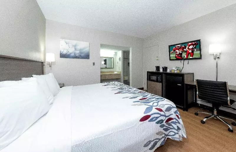 اتاق لوکس با تخت بزرگ, Red Roof Inn Petersburg  Fort Lee
