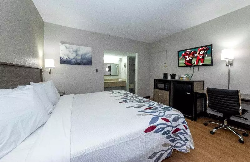 اتاق لوکس با تخت بزرگ, Red Roof Inn Petersburg  Fort Lee