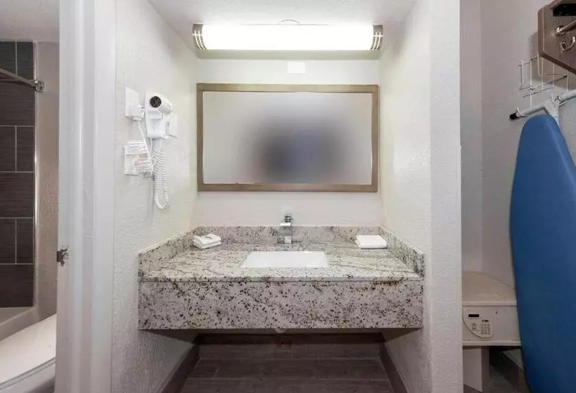اتاق لوکس, Red Roof Inn Petersburg  Fort Lee