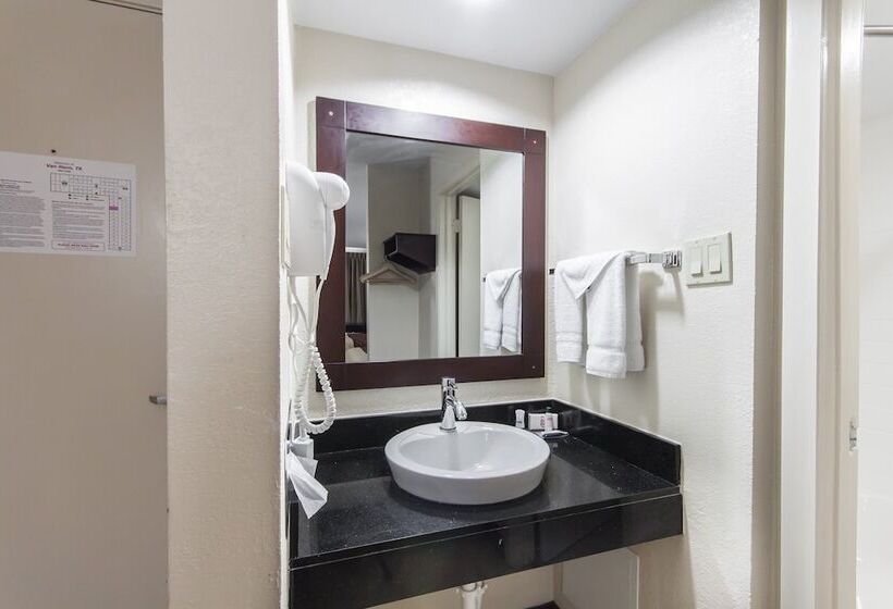 חדר דלוקס מותאם לאנשים עם מוגבלויות, Red Roof Inn Van Horn