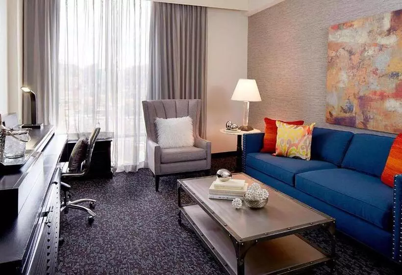Suite Queen Bed, Renaissance Asheville Downtown