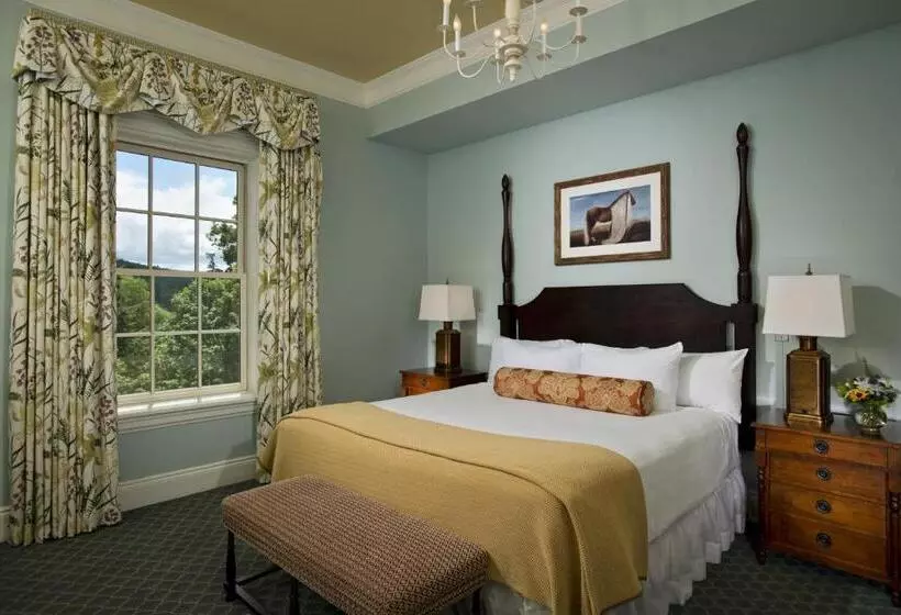 キングサイズベッドのデラックスルーム, The Otesaga Resort