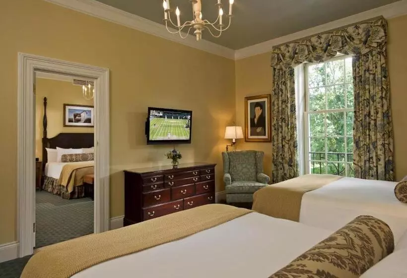 デラックスルーム, The Otesaga Resort