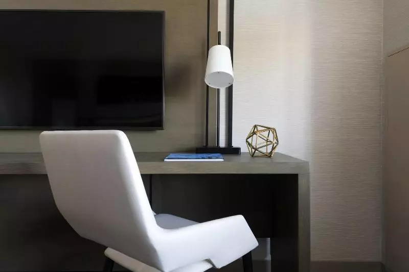 اتاق استاندارد با تخت بزرگ, Atlanta Marriott Northeast/emory Area
