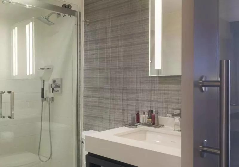 اتاق استاندارد با تخت بزرگ, Atlanta Marriott Northeast/emory Area