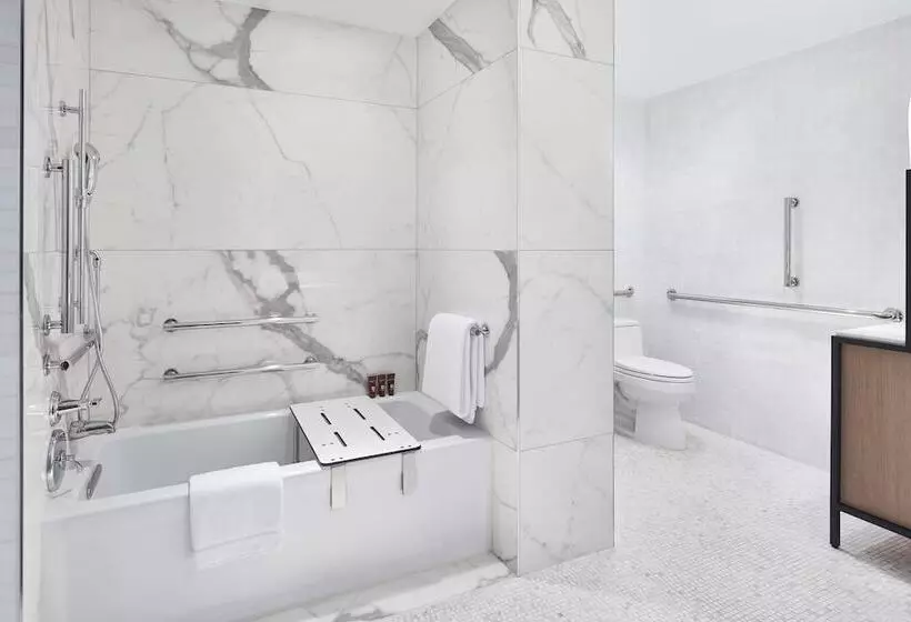 Sviitti Liikuntarajoitteisille, The Luxury Collection Hotel Manhattan Midtown